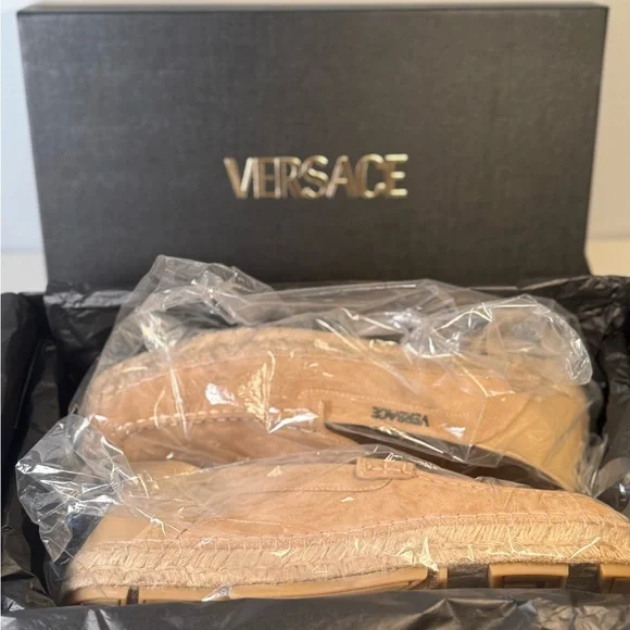 Versace Beige Loafers (RETAIL IS $730) - pearsons-glass.co.uk